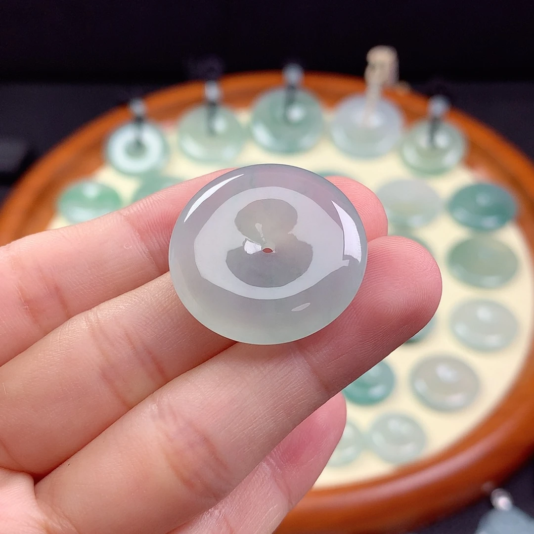 翡翠未镶嵌颈饰平安扣25.5×5.6