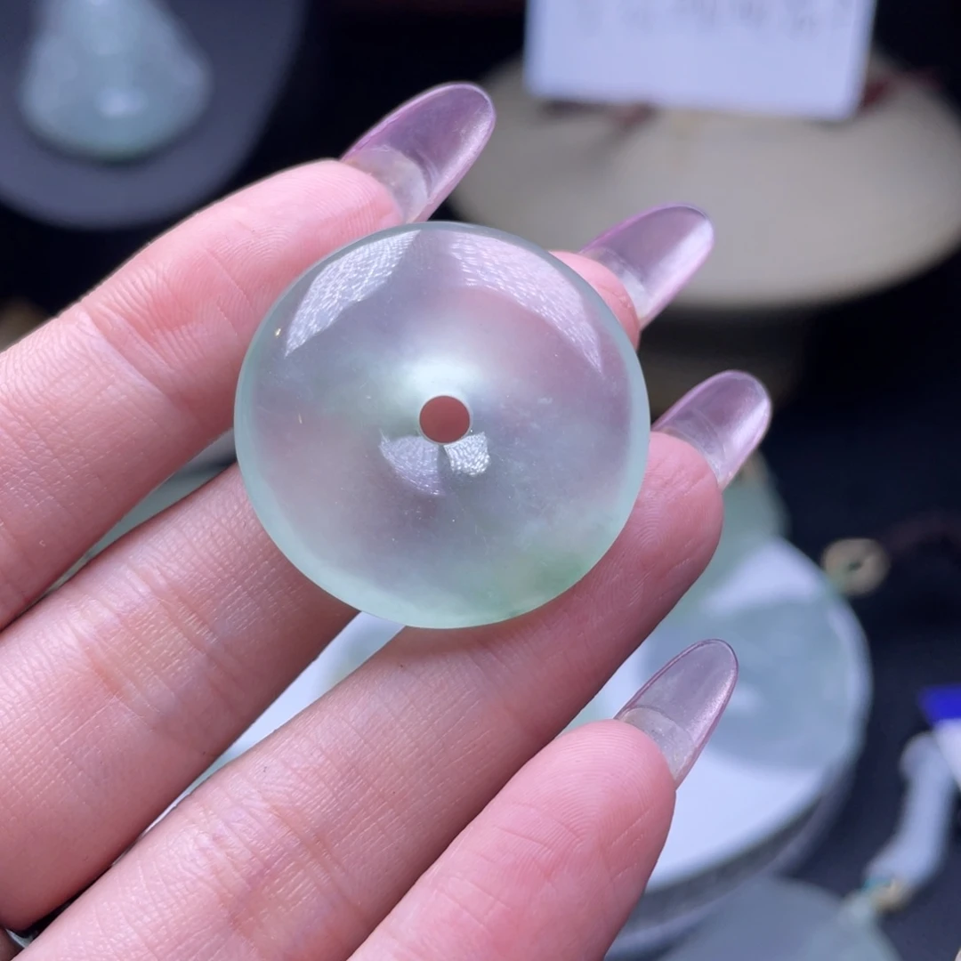 颈饰未镶嵌翡翠小**属吊坠