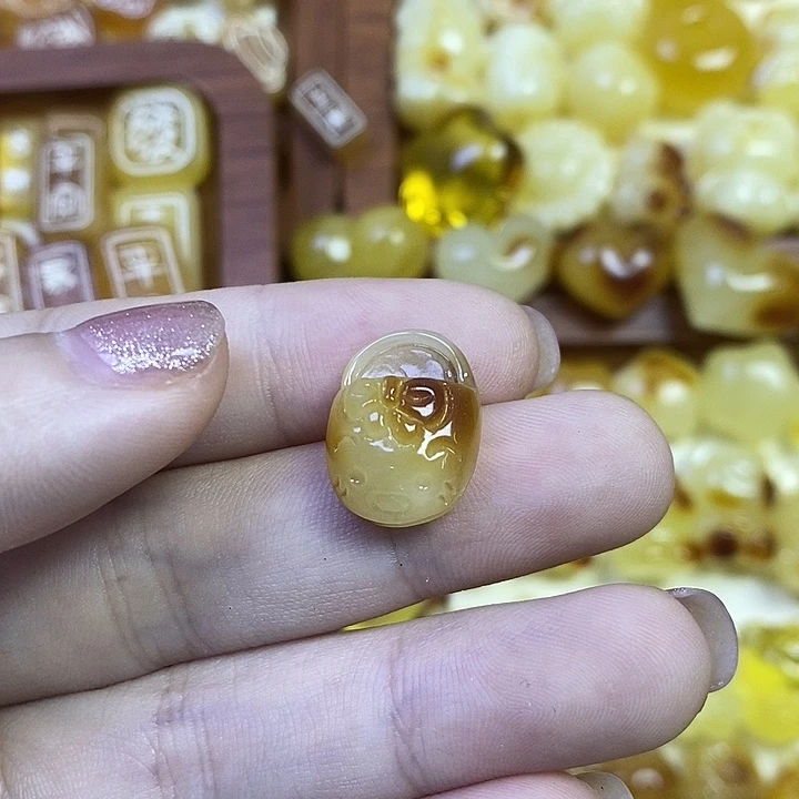 橄榄核吊坠小拖鞋