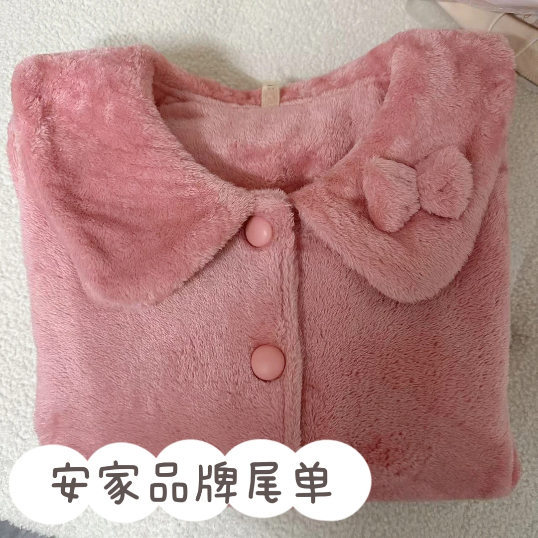 女士冬季开扣领口蝴蝶结套装