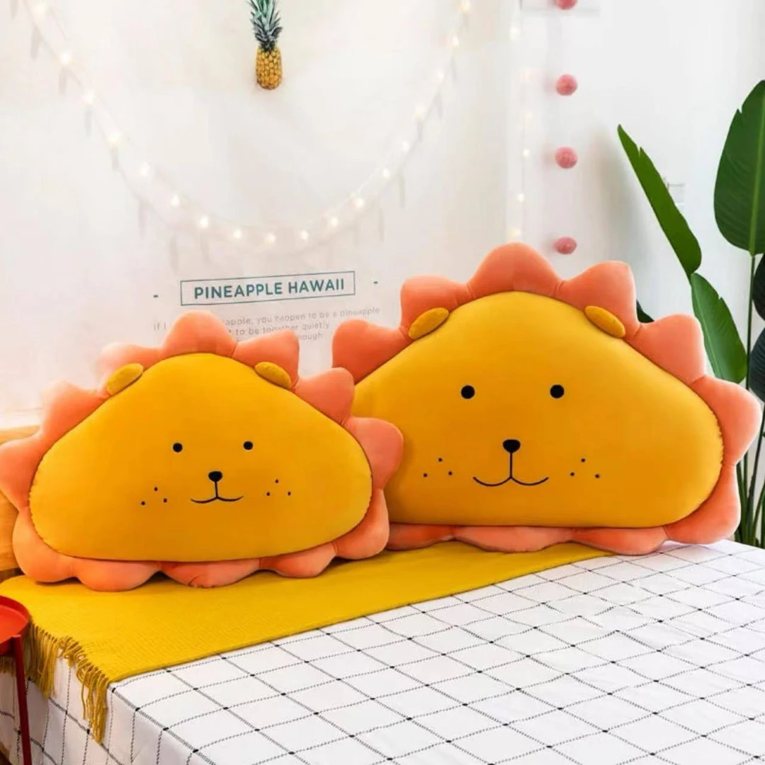 太阳花小狮子沙发抱枕50cm卡通毛绒玩具床头靠