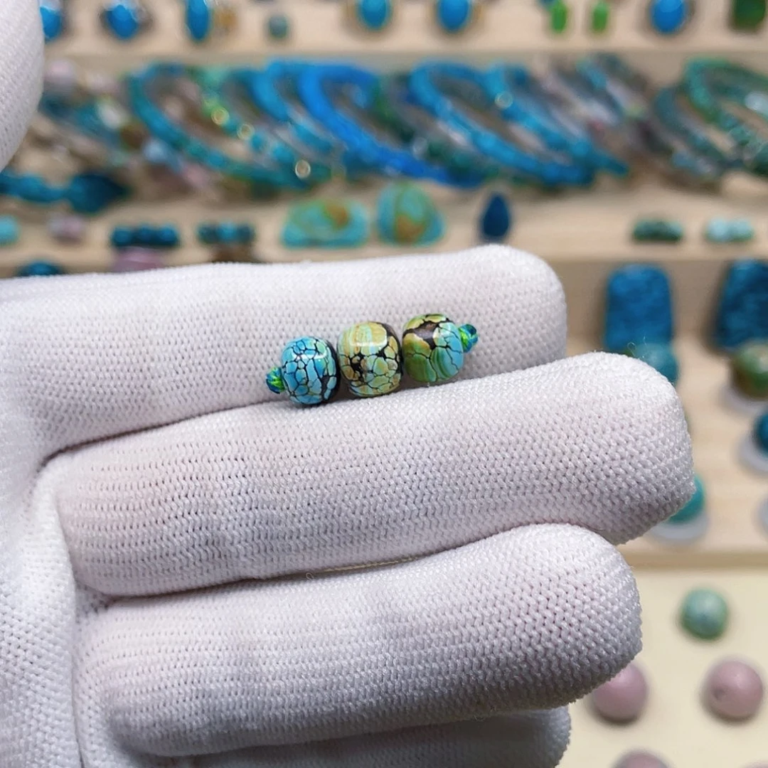 绿松石未镶嵌珠宝奇石