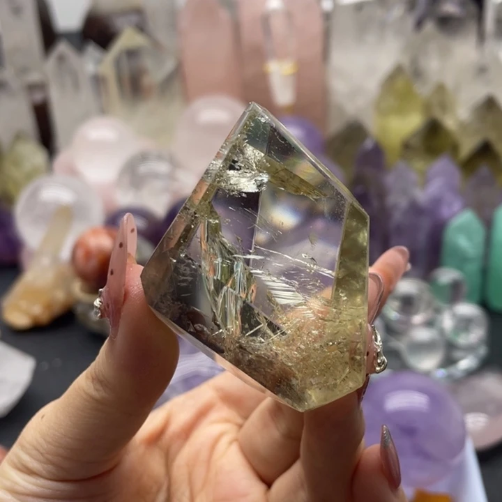 刘****水晶珠宝半成品未镶嵌随行31