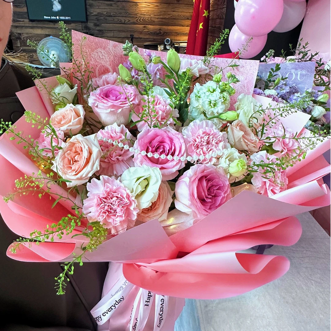 【给妈妈的爱❤511母亲节】9枝康乃馨 3枝玫瑰3枝白桔梗2枝紫萝兰2枝多头洛神多枝配草混搭花束送妈妈送老婆