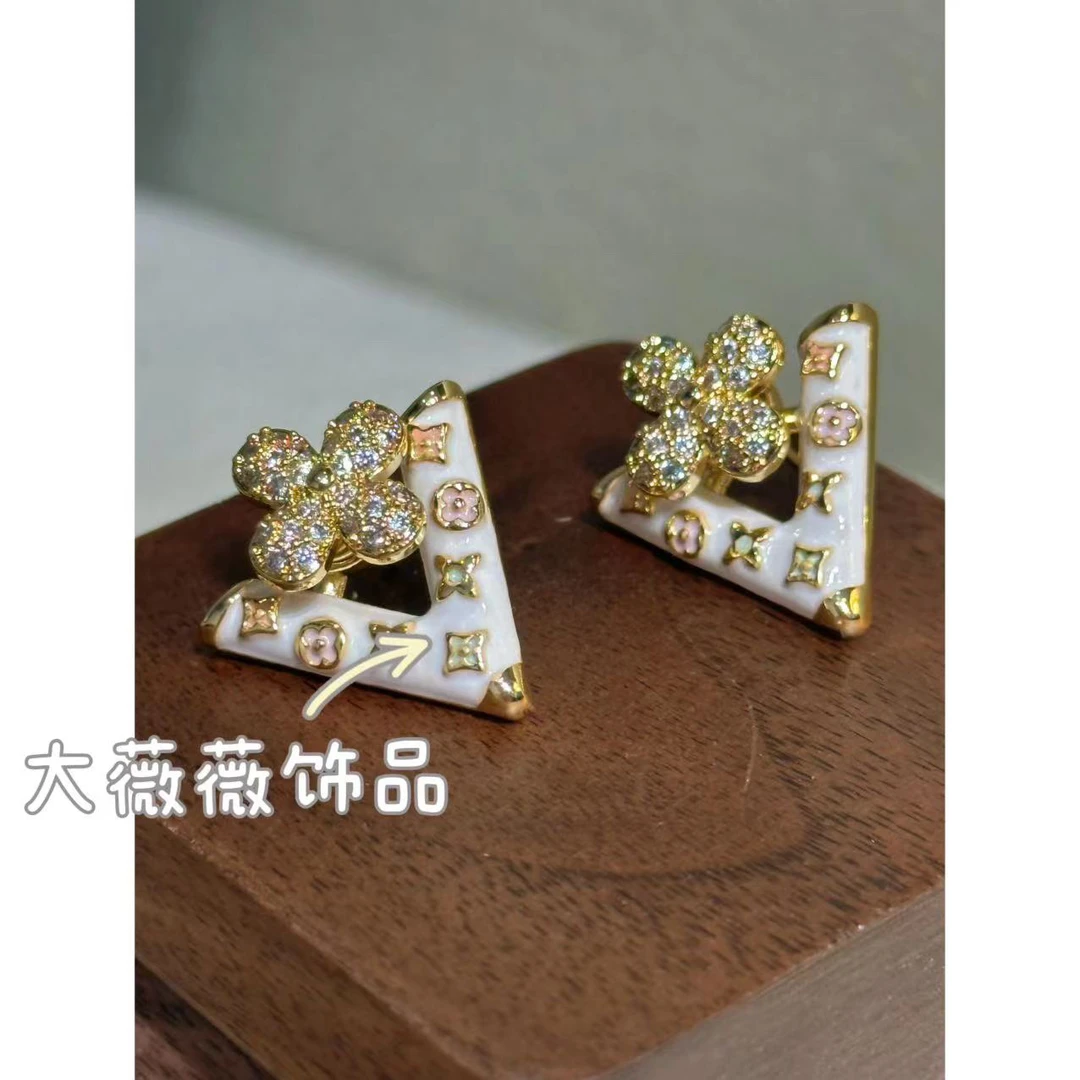铜合金耳饰 白色V字母十字花耳饰-4941