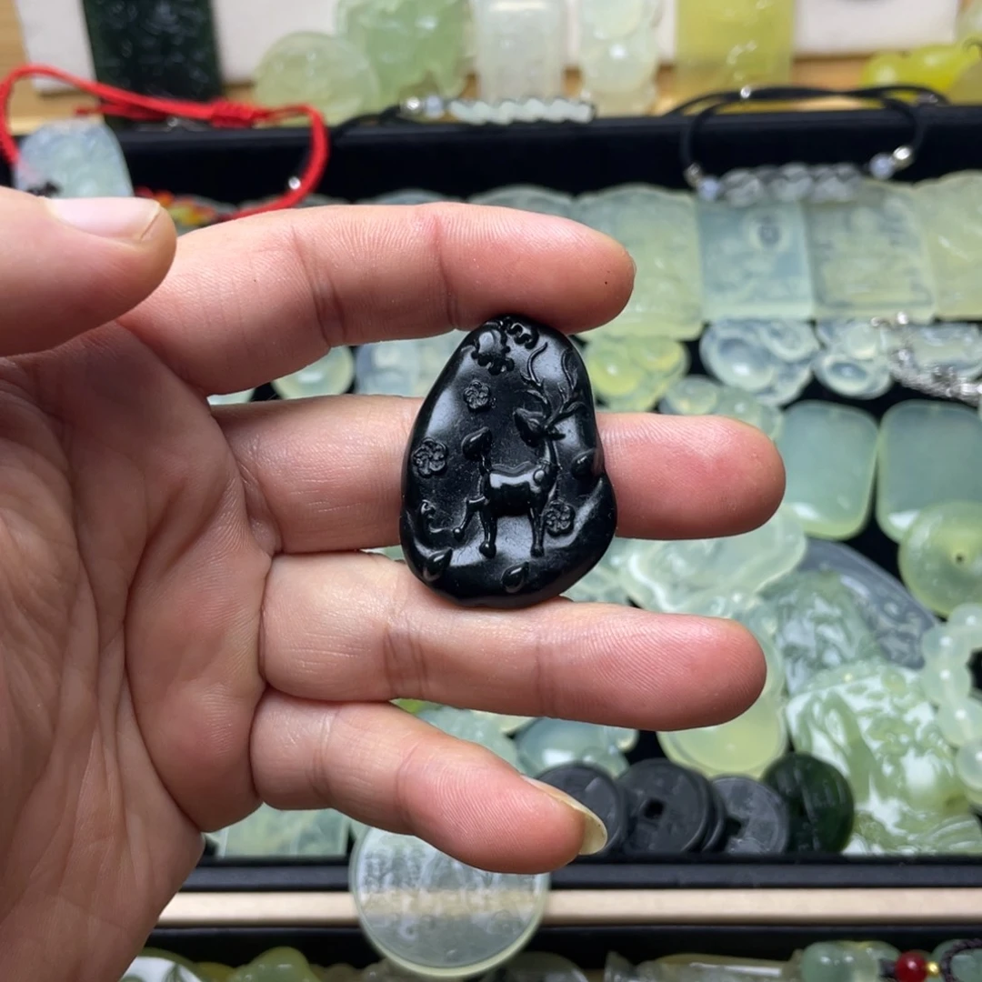 未镶嵌蛇纹石玉颈饰
