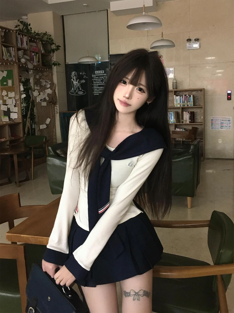 纯欲学院风修身长袖套装设计感披肩t恤短裙新款秋出游服装三件套