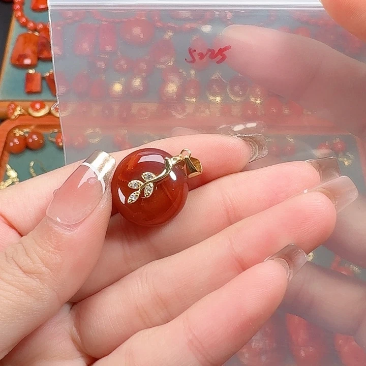 南红玛瑙银S925镶嵌吊坠