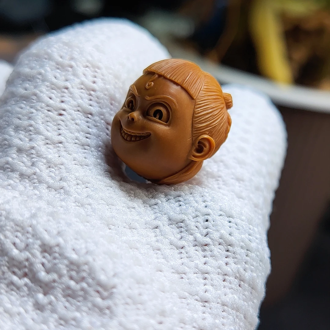 六脉传承哪吒头像橄榄核雕刻文玩雕刻单籽创意动漫手把件哪吒传奇