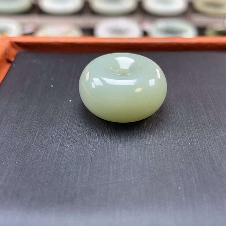 和田玉未镶嵌颈饰迪克兰