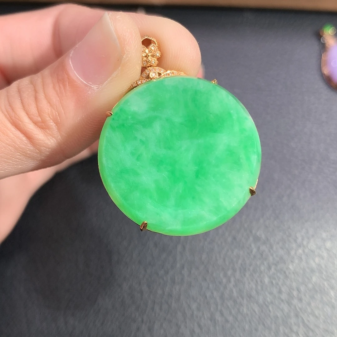 翡翠吊坠(赠链)18K金镶嵌