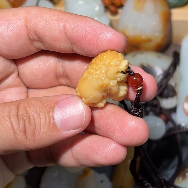 和田玉颈饰未镶嵌