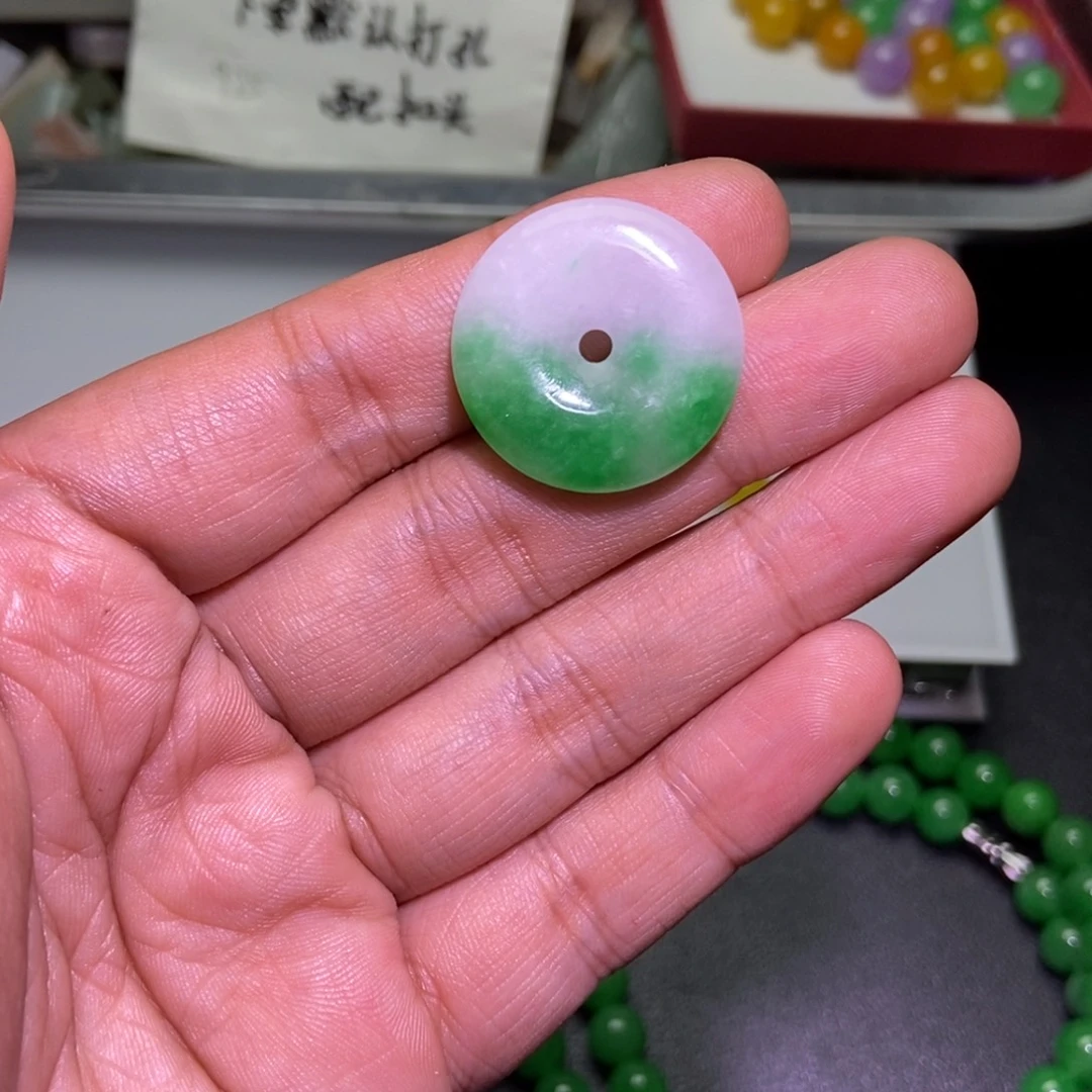 翡翠未镶嵌颈饰吊坠