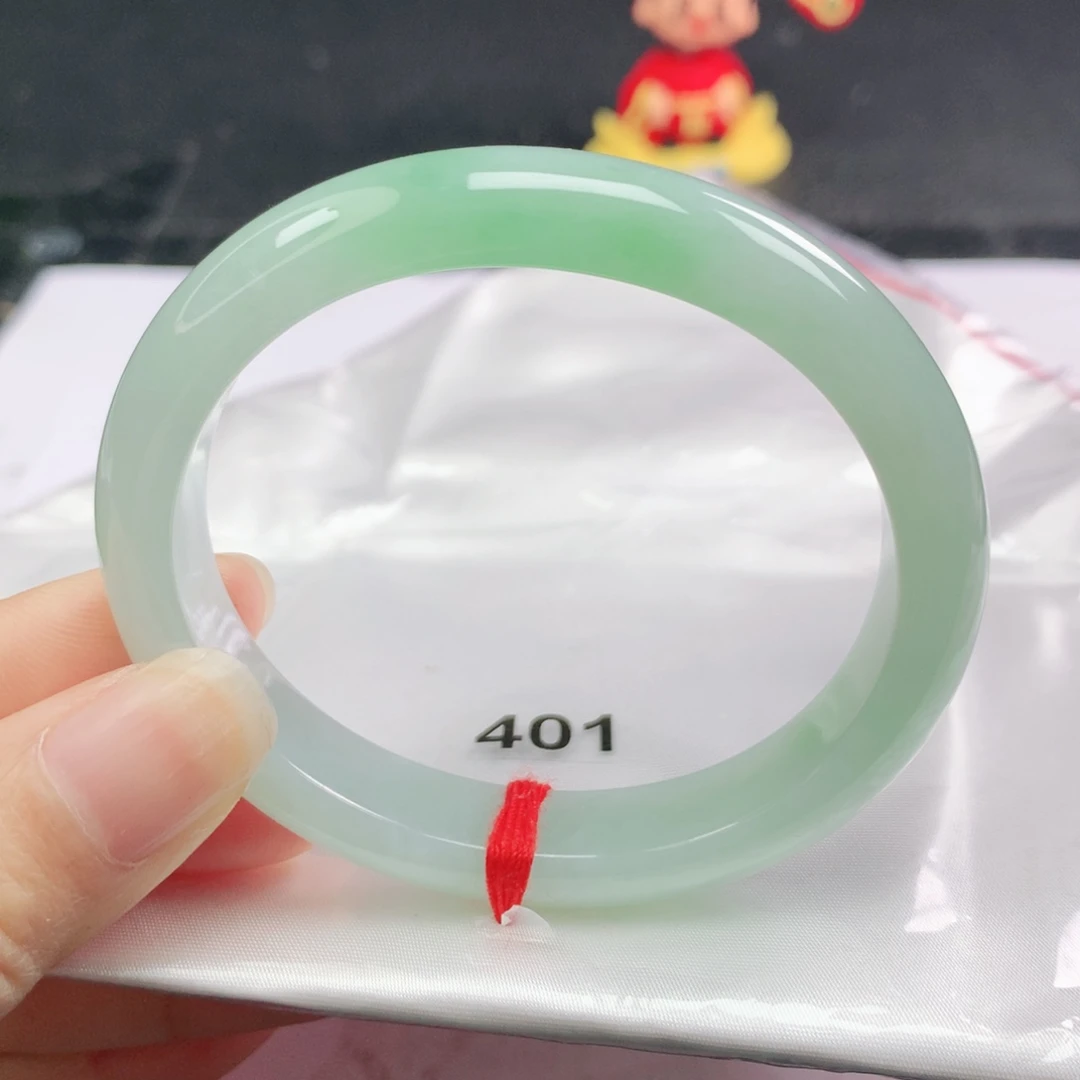 翡翠未镶嵌手镯（贵妃镯）