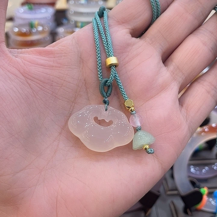 玛瑙/玉髓颈饰合金