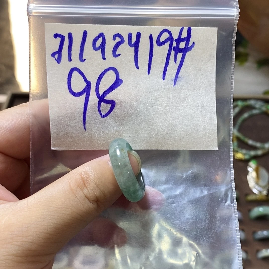 未镶嵌定制翡翠翡翠
