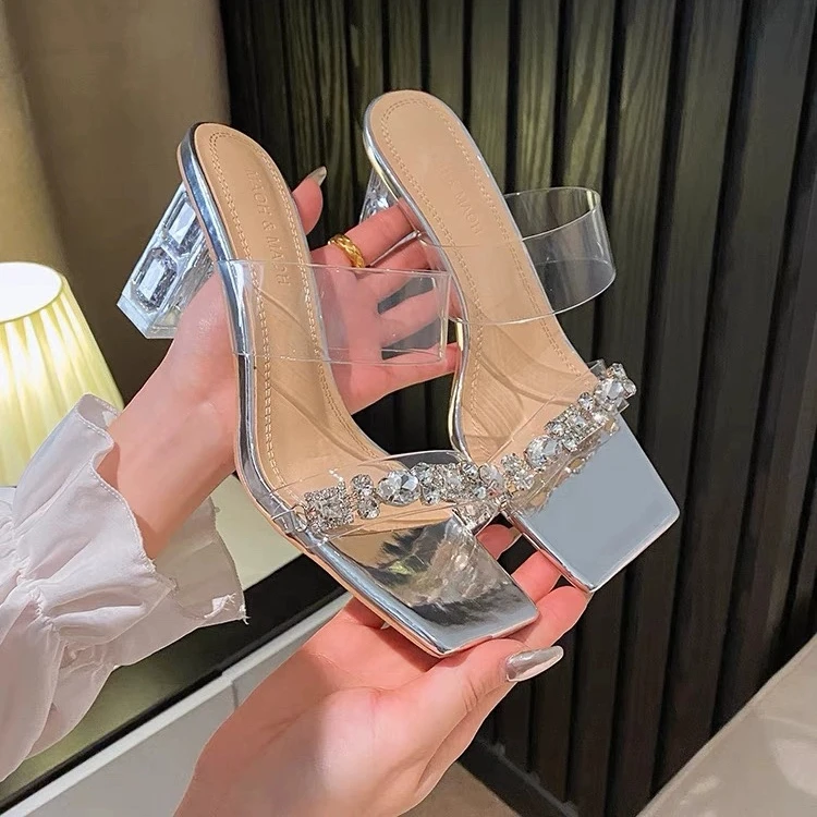 【沁语推荐】水晶高跟鞋2025夏季时尚凉鞋外穿粗跟水钻透明带凉拖女
