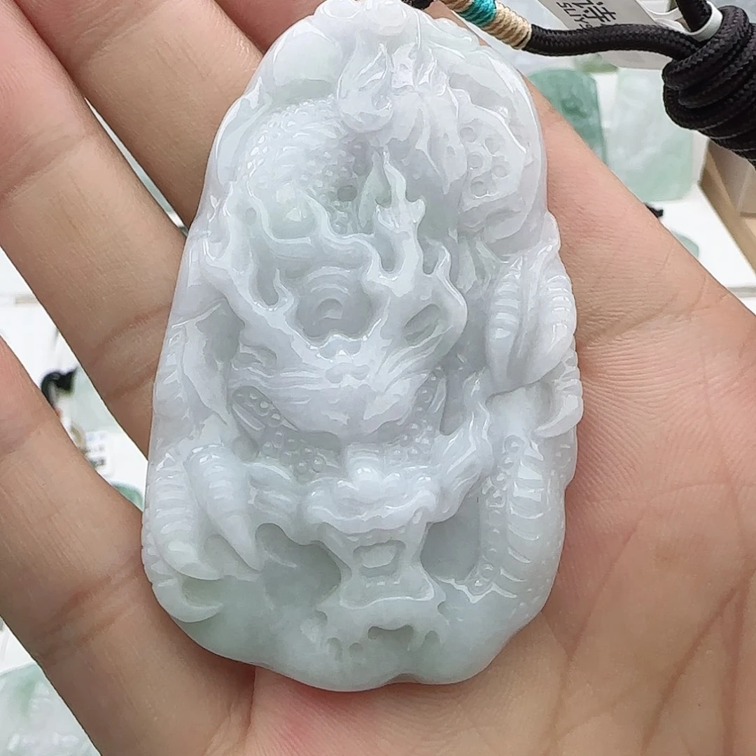 翡翠未镶嵌颈饰成*翡翠