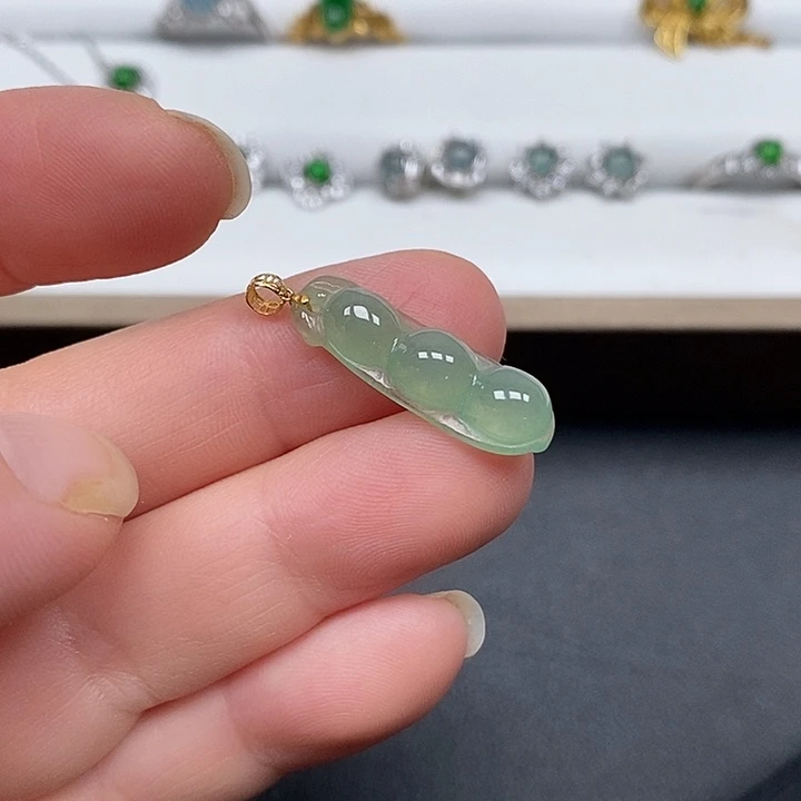 颈饰未镶嵌翡翠福豆