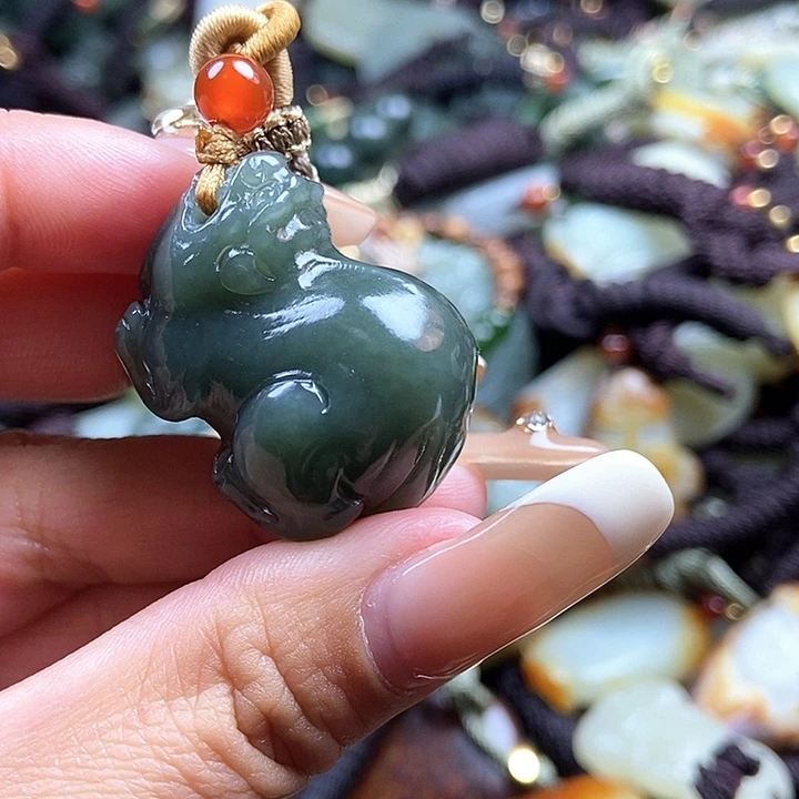 和田玉颈饰未镶嵌