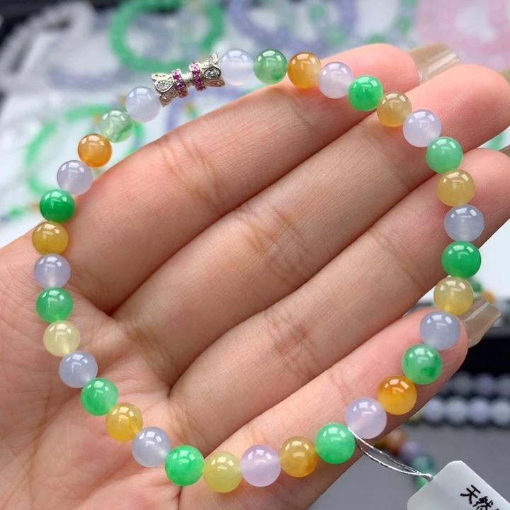 翡翠手镯未镶嵌翡翠