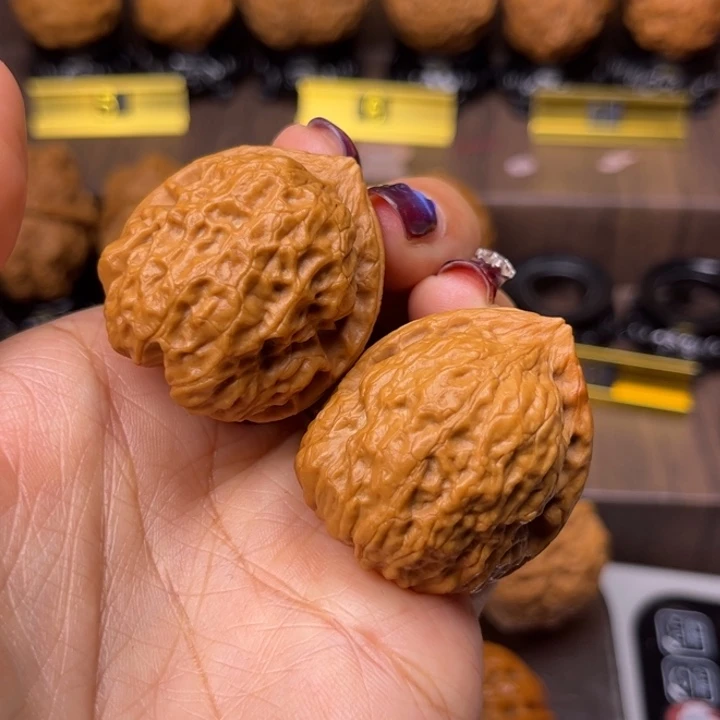 文玩核桃把件龙纹金蟾37尺