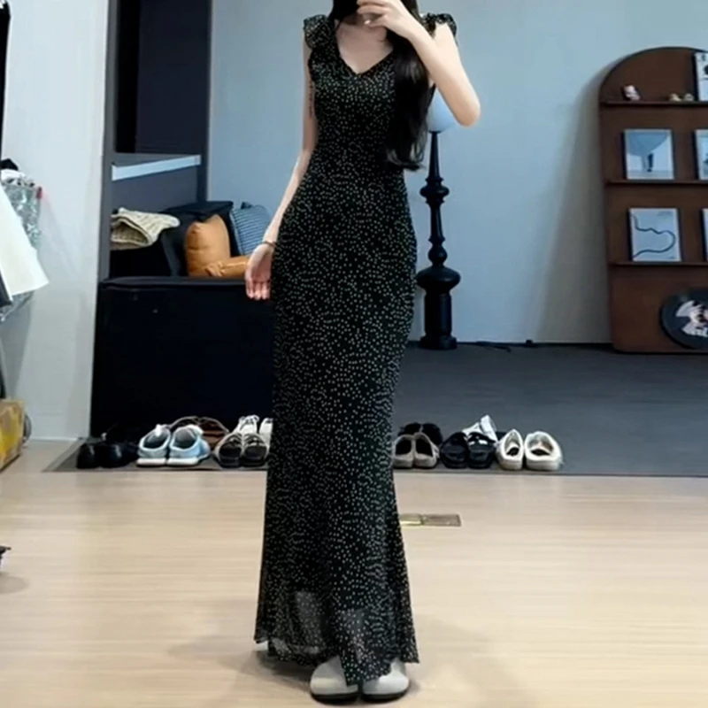 茶歇法式小飞袖碎花波点连衣裙子女夏季2025新款V领收腰气质长裙