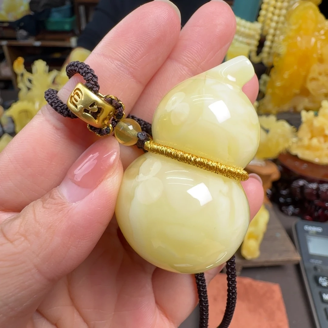 蜜蜡未镶嵌珠宝奇石