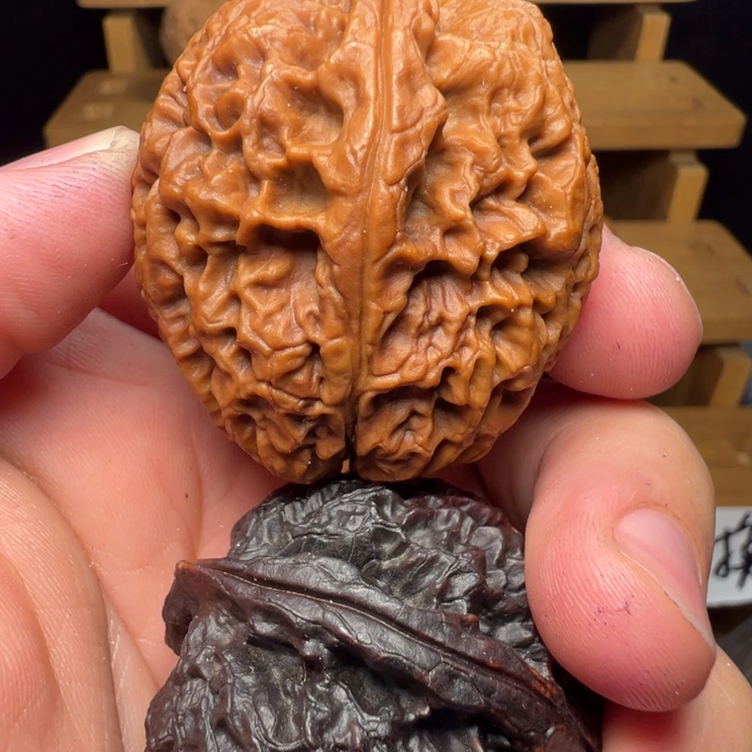 文玩核桃吊坠橄榄石45mm（高）