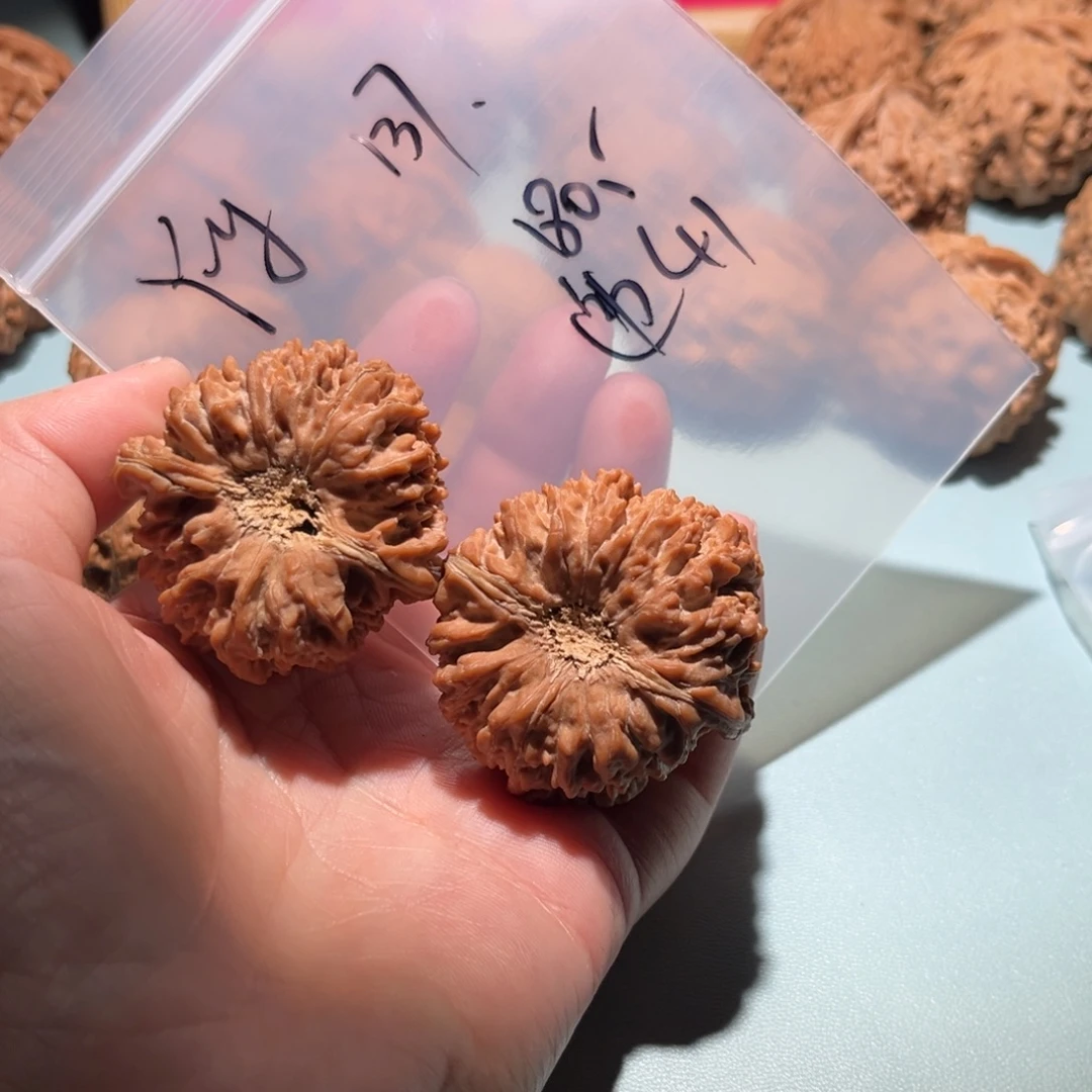 Y***y文玩核桃吊坠137文玩核桃