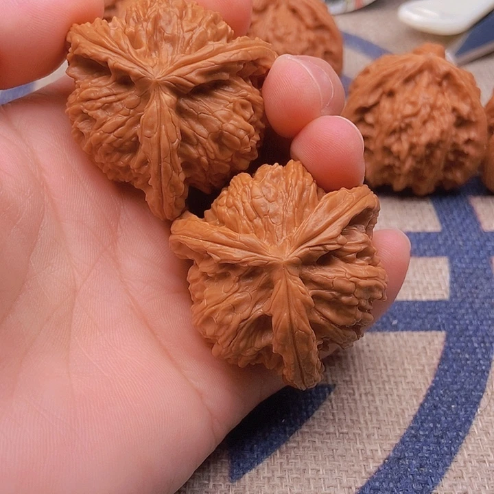 吊坠文玩核桃中**胖三棱