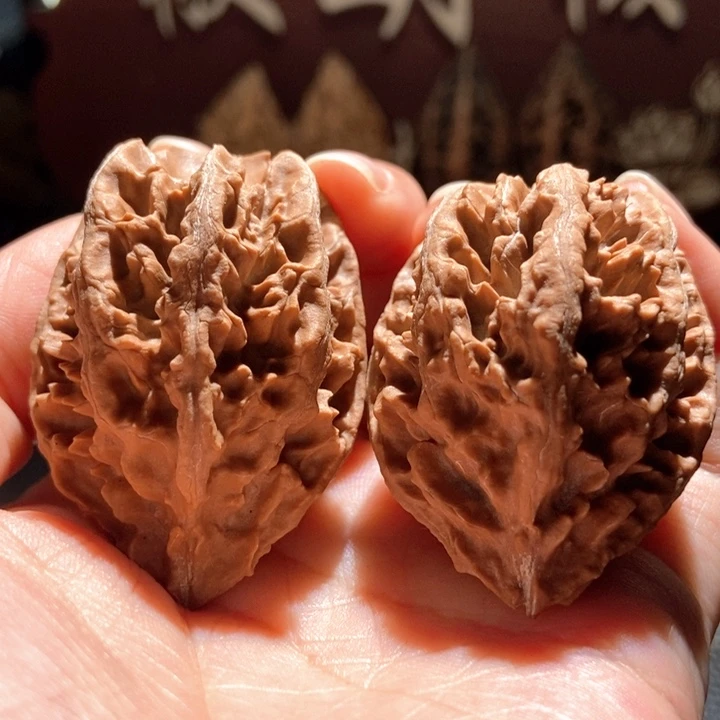 文玩核桃吊坠楸玥核32