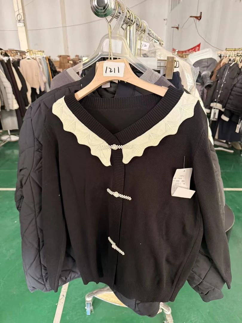 1211款女士长款小衫