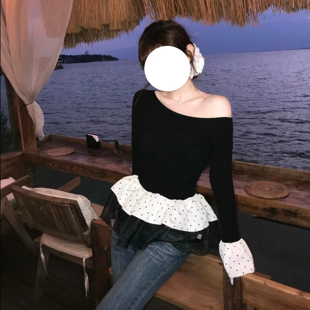 设计感波点拼接斜肩长袖T恤女春季气质chic韩系收腰露肩黑色上衣