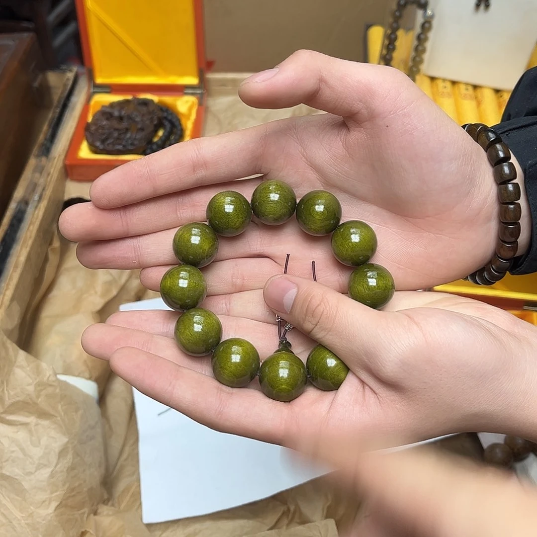 大叶紫檀（黑酸枝木类）