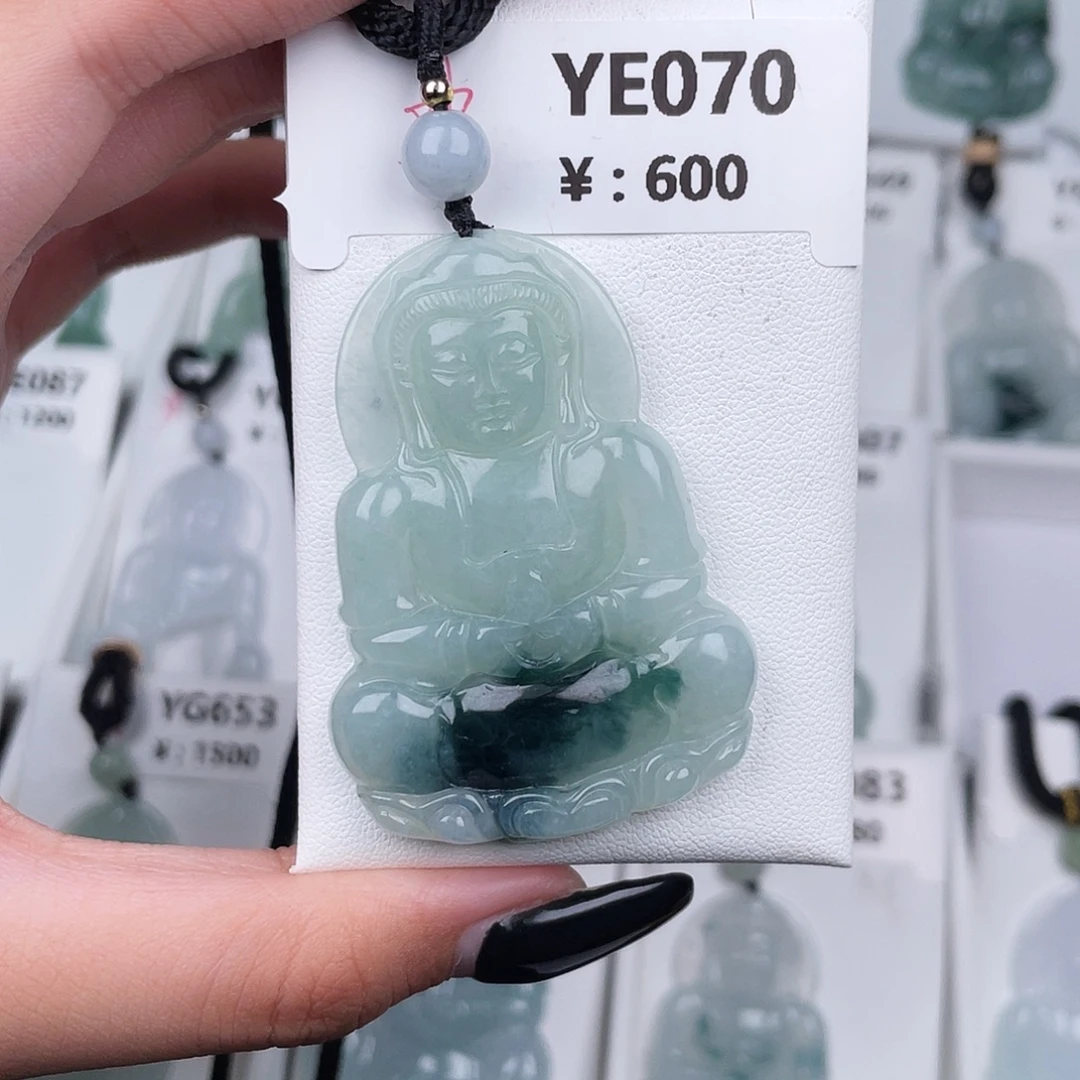 翡翠未镶嵌颈饰YE070