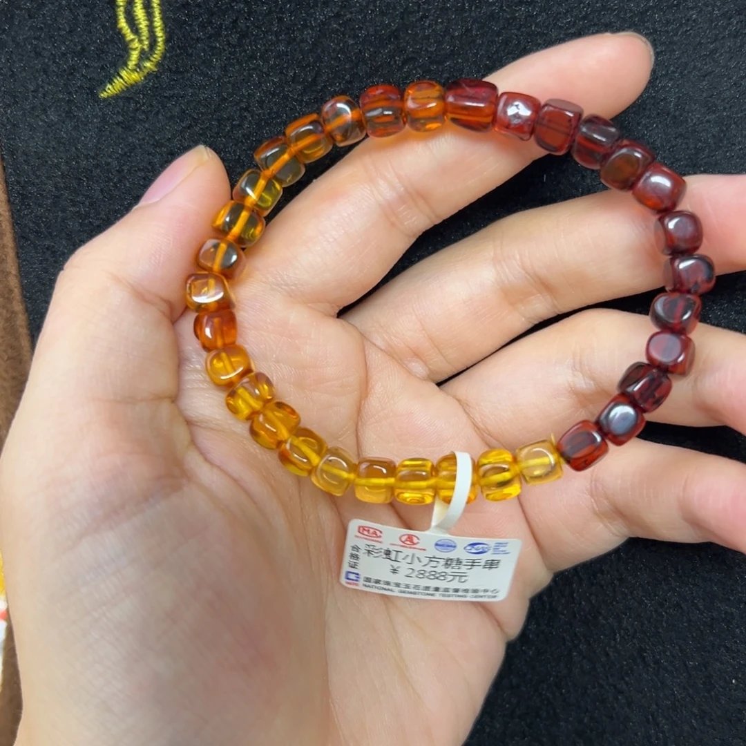 未镶嵌琥珀珠宝奇石