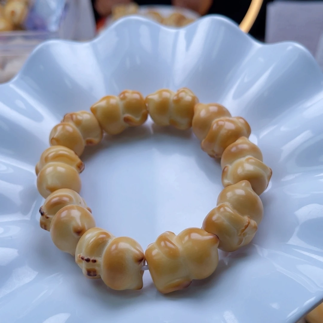 吊坠白玉菩提f21+mm/5颗象牙果炭烧拜佛猫瑕