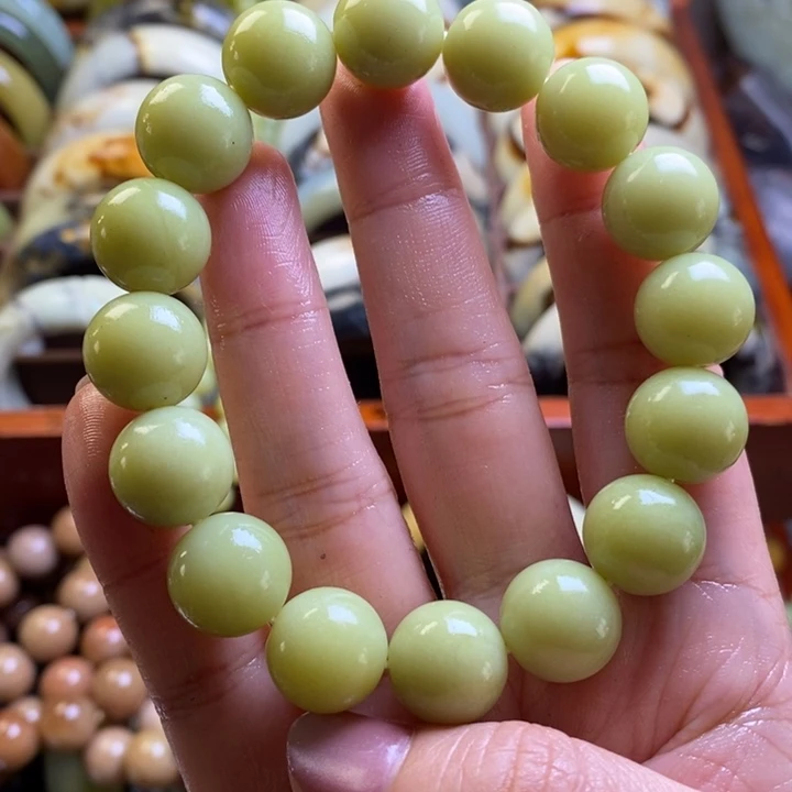 蛇纹石玉手串未镶嵌