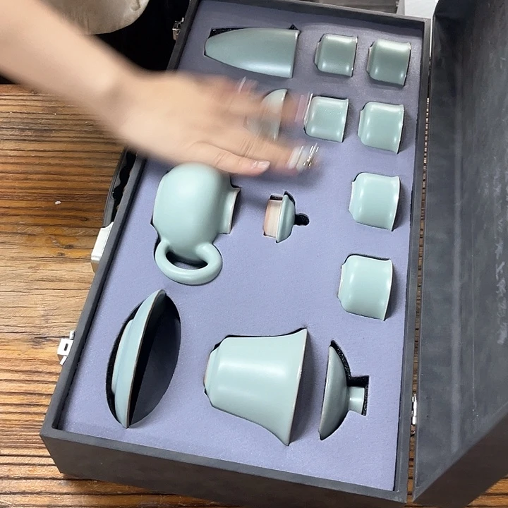 孤品茶具套装等。