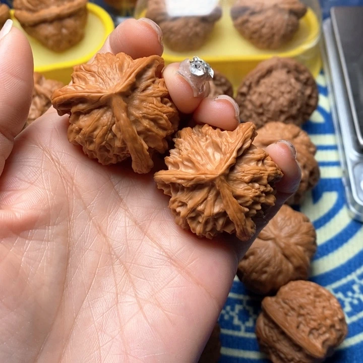 晚***鬼桃核吊坠三棱核桃