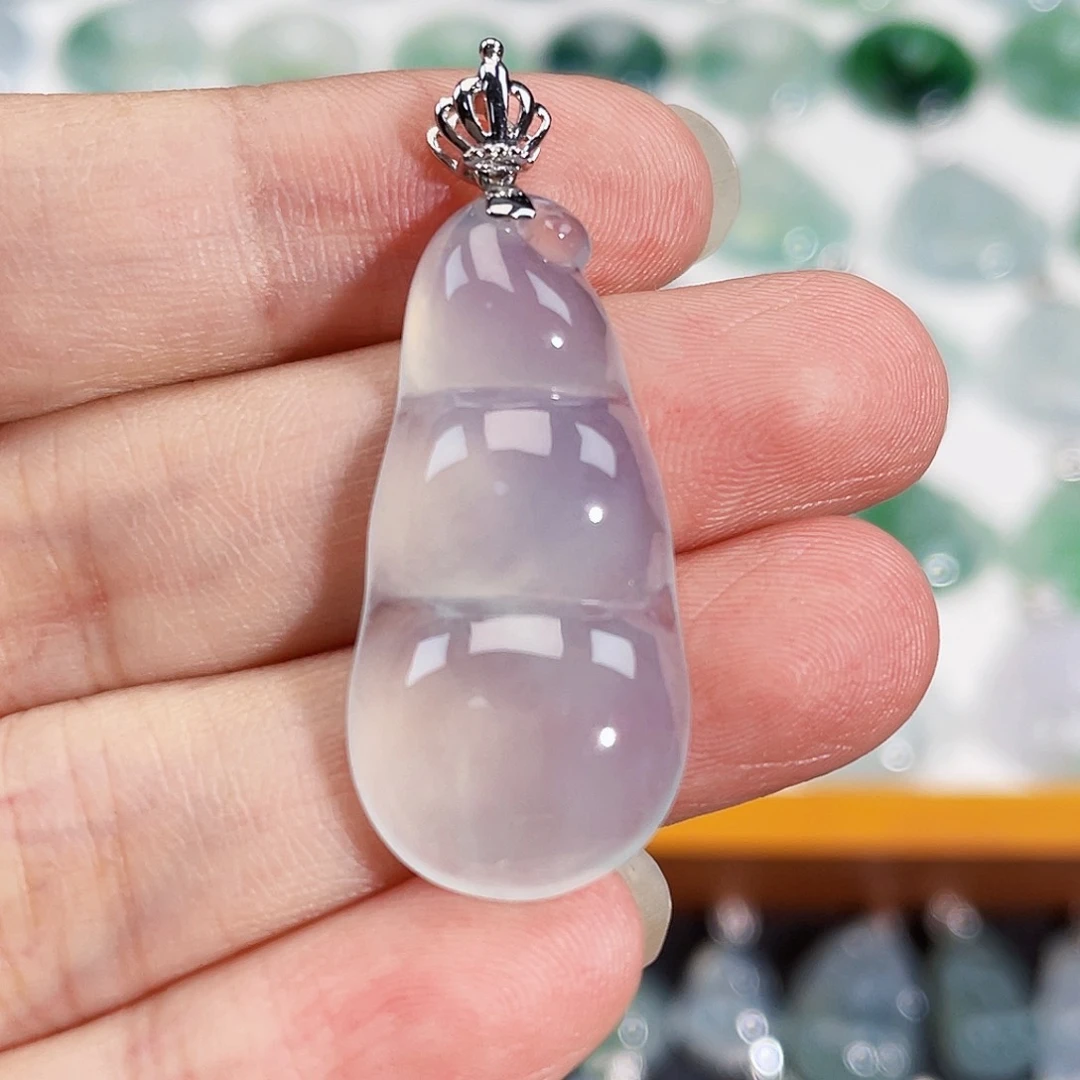 颈饰18K金镶嵌翡翠吊坠