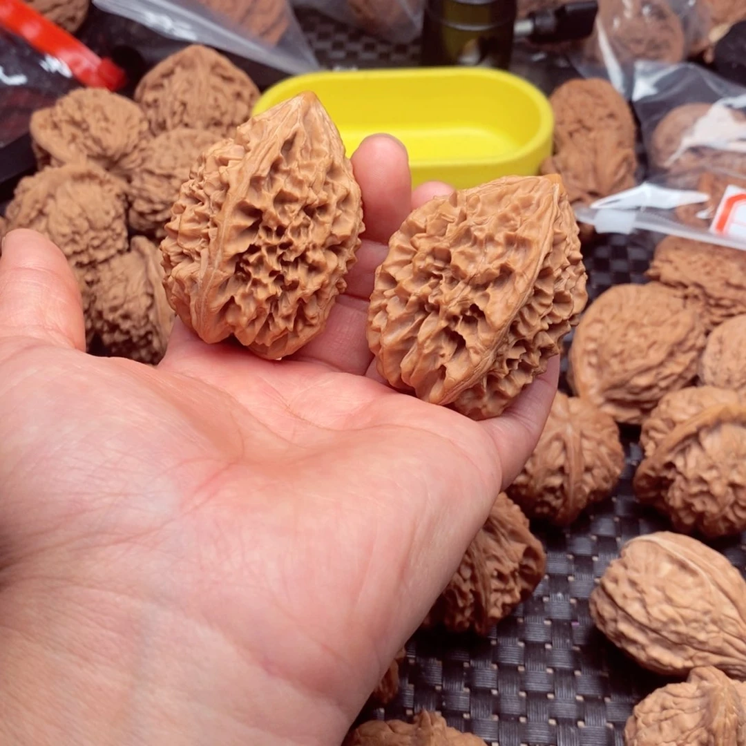 吊坠桃核神**?文玩核桃