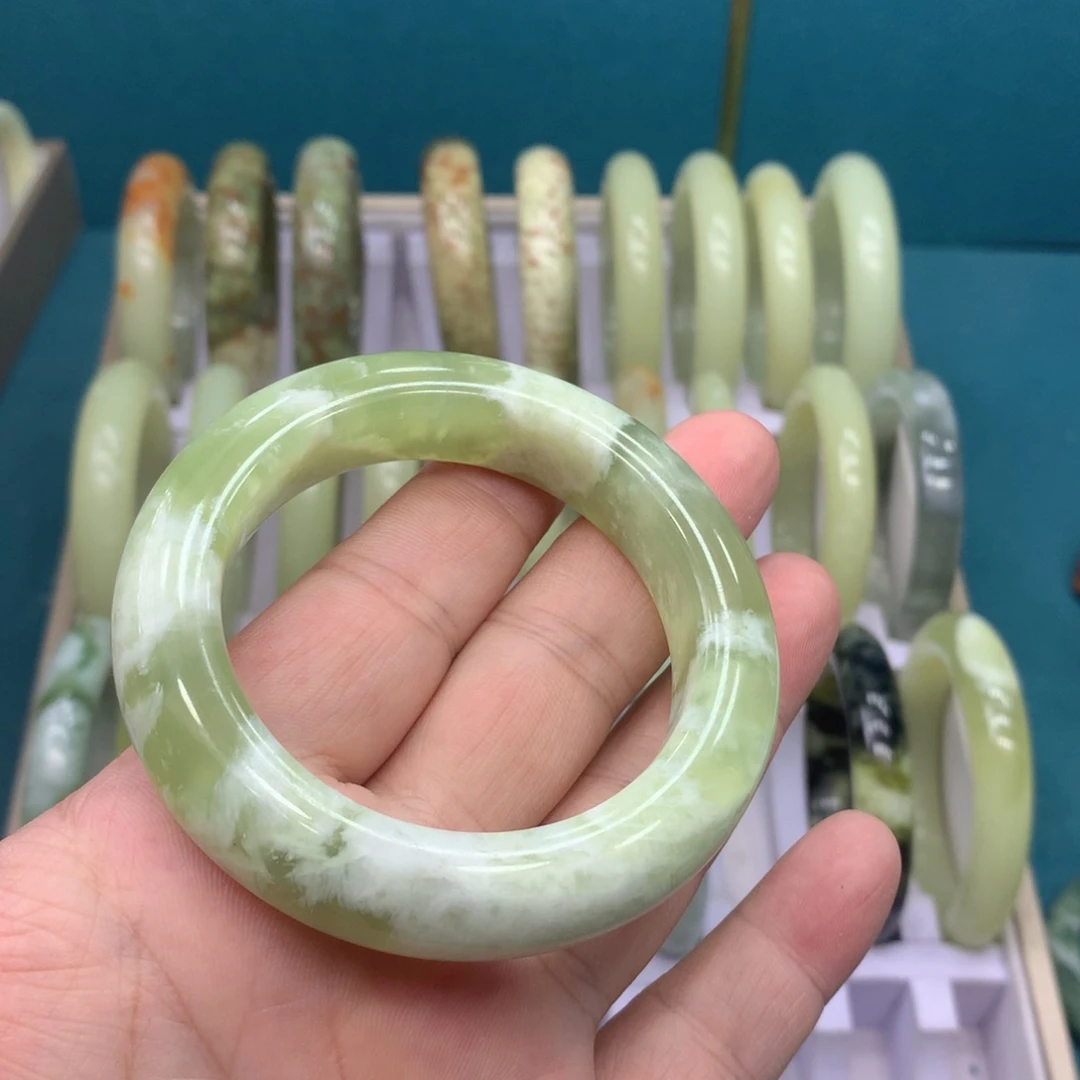 小***司蛇纹石玉未镶嵌手镯