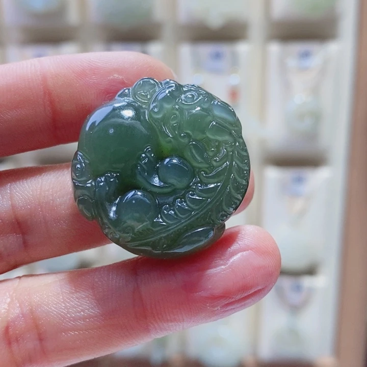 简***理和田玉未镶嵌颈饰