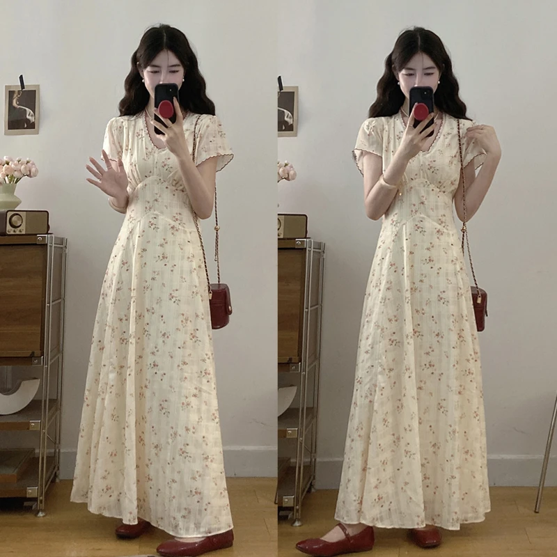 大码女装胖mm新款V领碎花显瘦收腰气质连衣裙女