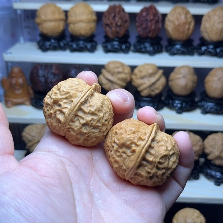 文玩核桃吊坠33w至尊元宝