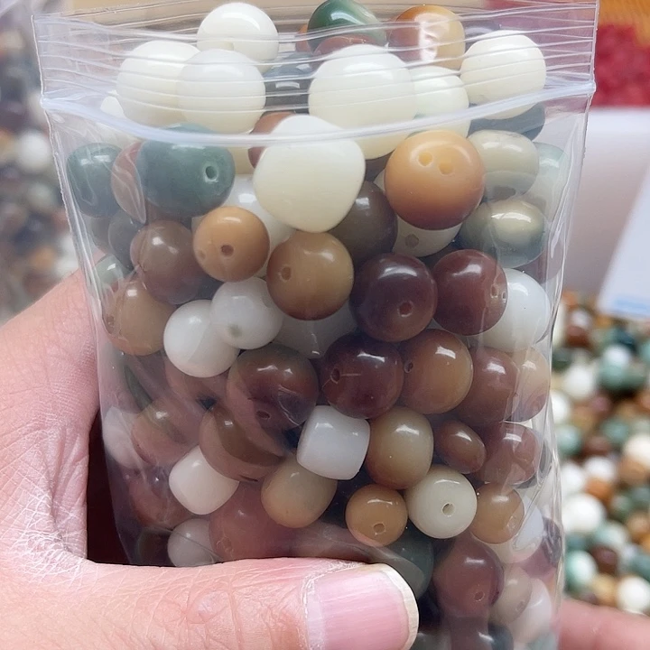 白玉菩提吊坠瑕疵混珠1包