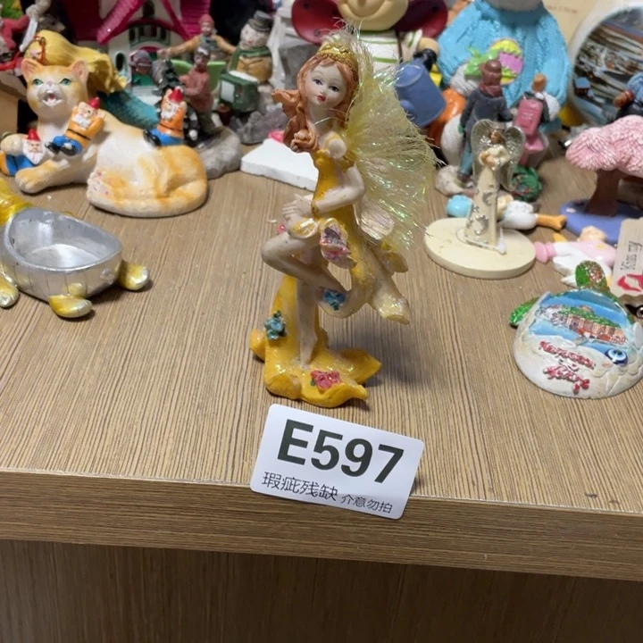 美***妞摆件孤品老货微瑕瓷