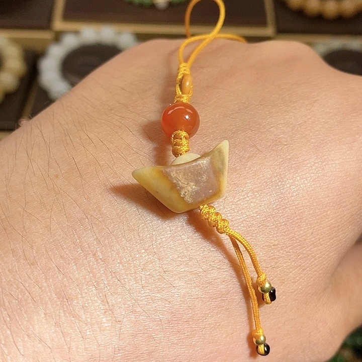【闪购商品】吊坠(不含链)未镶嵌和田玉（糖玉）